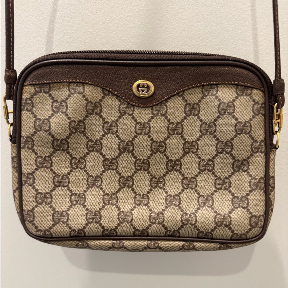 Vintage Gucci GG shoulder cross body bag